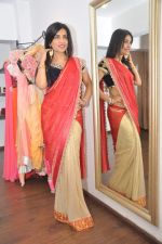 Shibani Kashyap at Zanaya Couture store in Kemps Corner, Mumbai on 6th Oct 2013 (7).JPG
